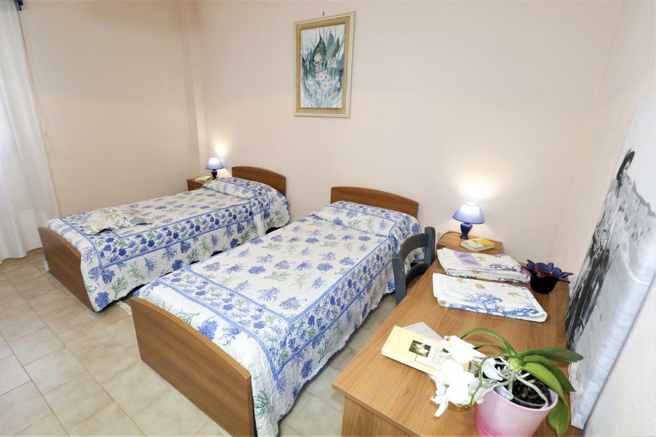 Dune Buggy Bed & Breakfast Каляри Екстериор снимка